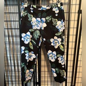 Banana Republic NWT Women’s Size 12 Avery Navy Floral Mid-Rise Ankle Length Pant
